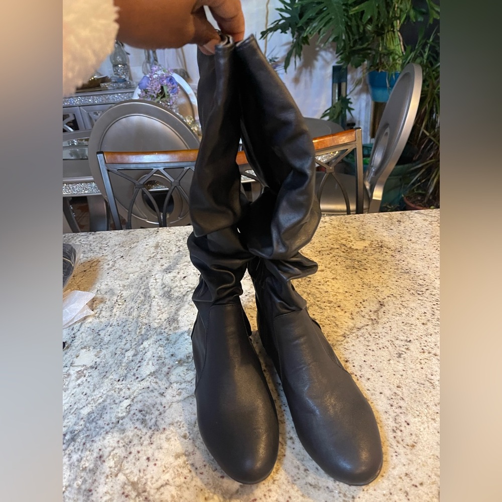 Black Leather Women's Boots size 6.5